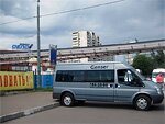 Бесплатный автобус Genser в пункт аренды автомобилей АрендаАвто-бзл на ул.Добролюбова
